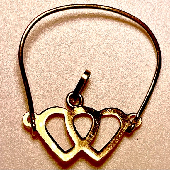 14K Solid Gold Double Heart Pendant 1.1 Grams Beautiful Token Of Love - Picture 3 of 4